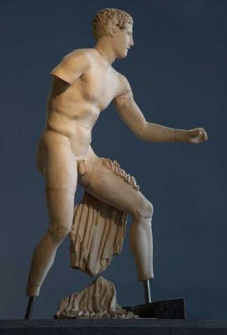 Decorazione frontonale: statua di Teseo