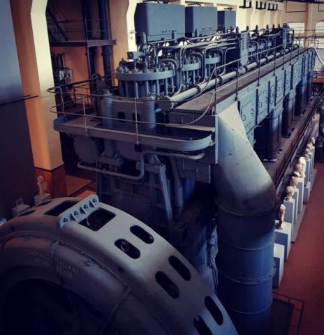 Uno dei due Motori Disel Tosi da 7500 hp conservati ancora oggi nella Sala Macchine della Centrale Montemartini